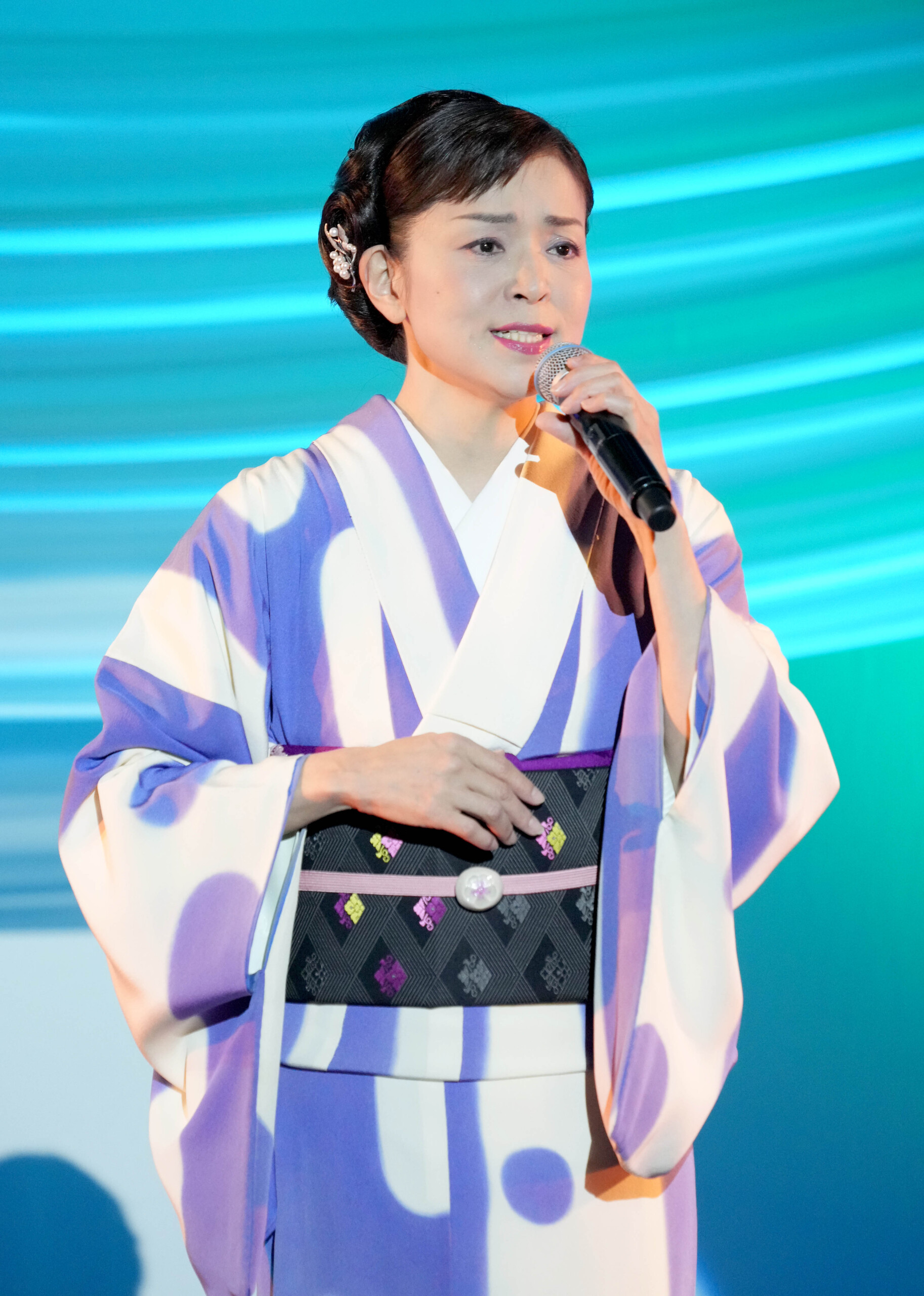 石原詢子　夕霧海峡 石原詢子が埼玉・むさしの村で歌謡コンサートを開催。オープニングアクトに桜ちかこが出演 - カラフル