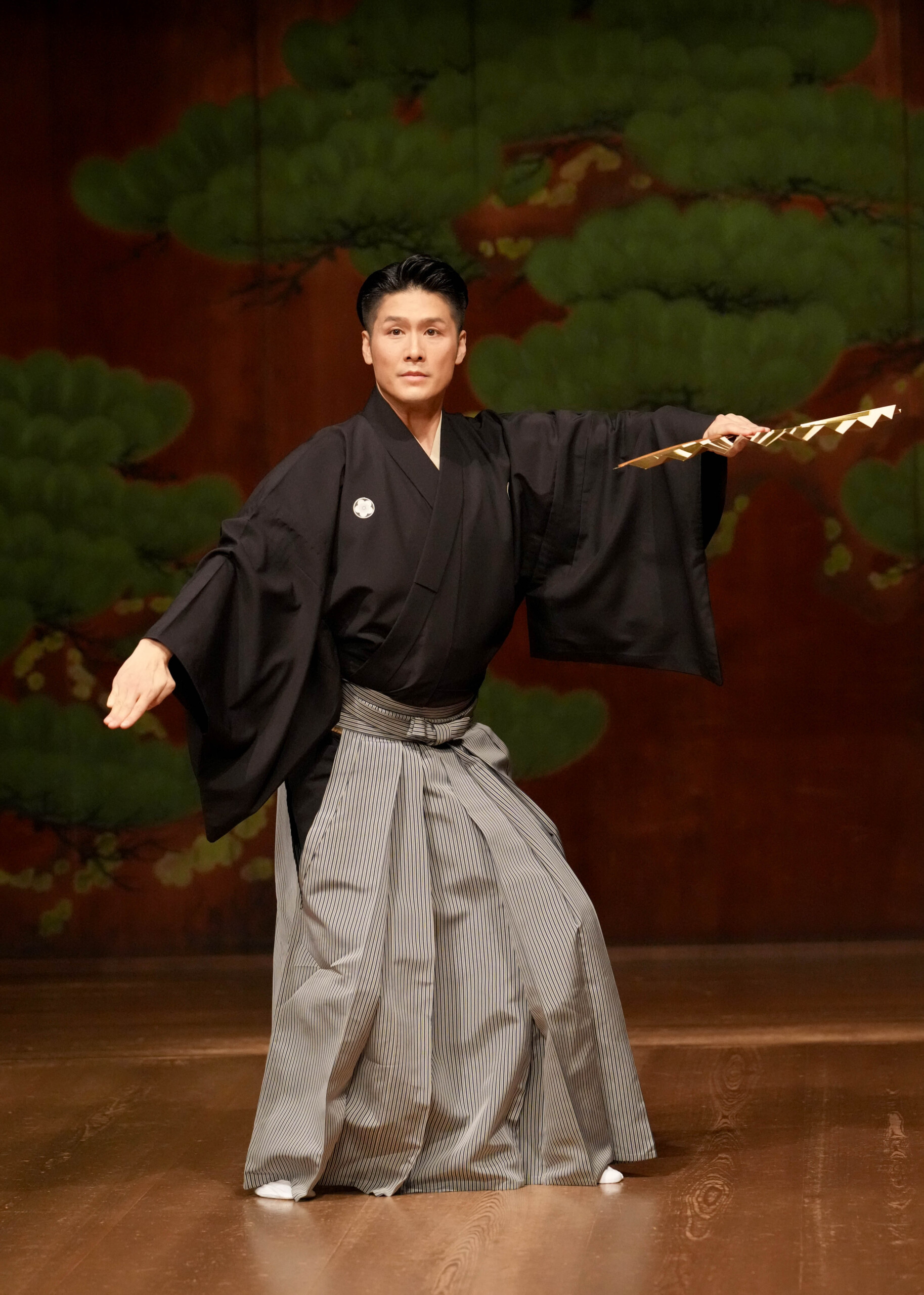 人気舞踊家・梅川壱ノ介が新春舞踊公演を開催。葉月みなみが応援に - カラフル